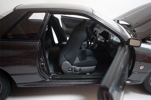 Skyline R32 GT-R 1:18 - Kyosho and AUTOart | DiecastXchange